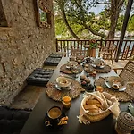 Cleopatra's Miramare Aparthotel Damouchari