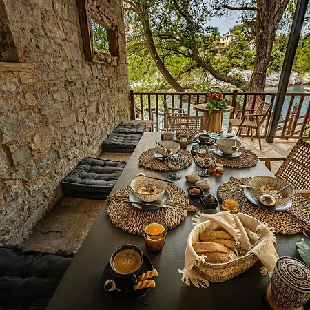 Cleopatra's Miramare Apart Otel Damouchari