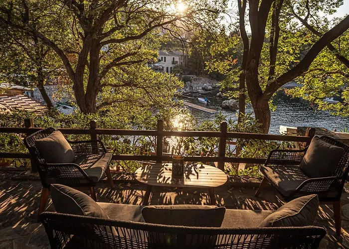 Cleopatra's Miramare Apartmanhotel 4*