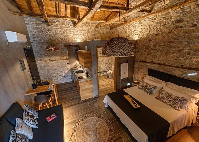 Cleopatra's Miramare Damúhari