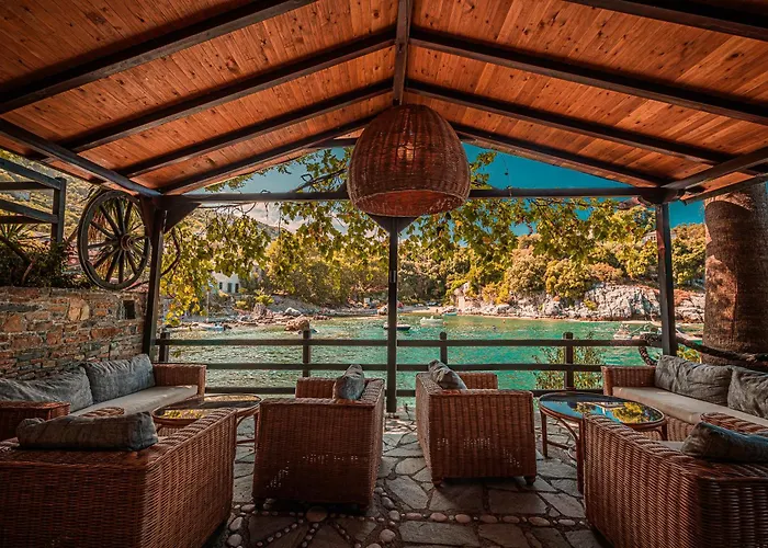 Cleopatra's Miramare דמוצ'ארי