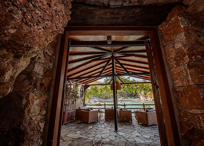 Cleopatra's Miramare Apartmanhotel 4*