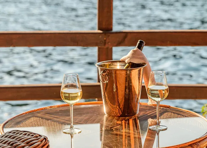 Cleopatra's Miramare מלון דירות 4*